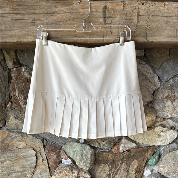 Tory Burch White Pleated Golf Tennis Mini Skirt with Shorts Size Medium - Picture 4 of 16